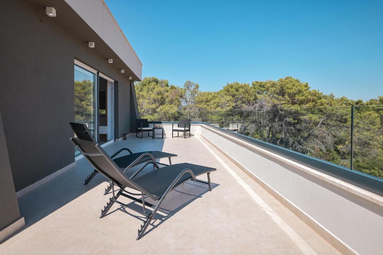 Rhapsody In Green - Luxury Villa In Zadar Crno Екстер'єр фото